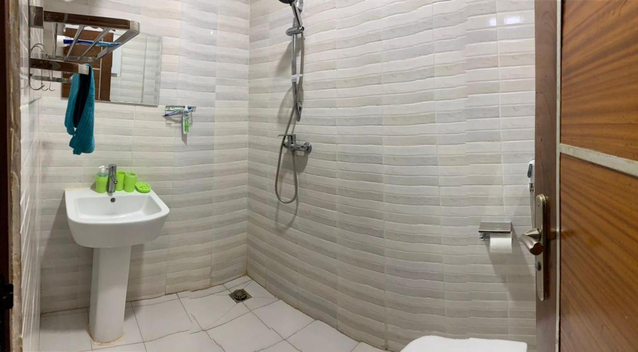 Superbes Appartements Non Loin De Auchan Mermoz Dakar Exterior photo